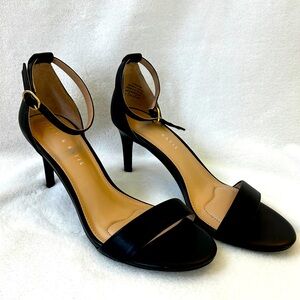 Size 7 Kelly and Katie Kirstie heeled sandals